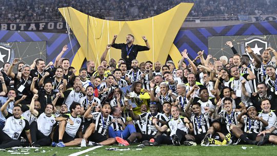 Depois da Libertadores, o Botafogo é campeão do Brasil!