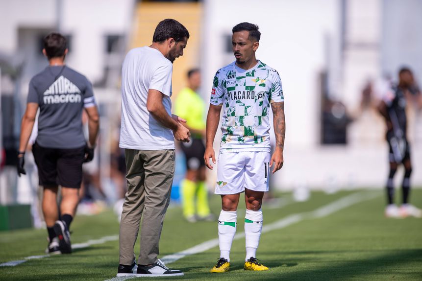 Alan recebe orientações de Vasco Botelho da Costa
