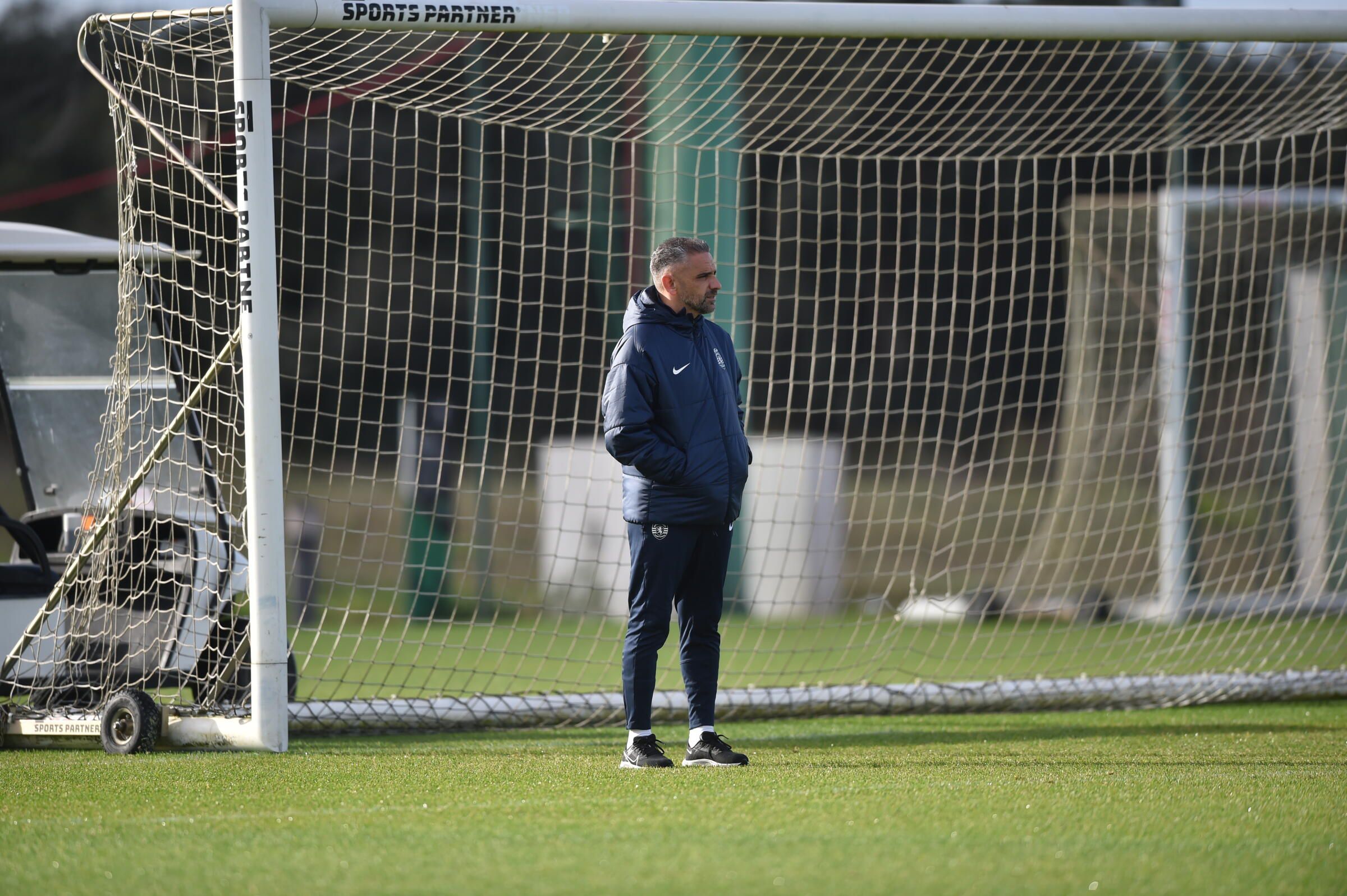 Rui Borges no treino do Sporting antes de defrontar o Bayern - Foto: Miguel Nunes
