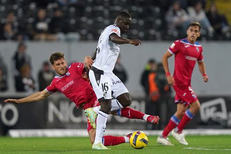 Empate sem golos entre V. Guimarães e Gil Vicente que contou com muitos duelos a meio-campo. Foto: Hugo Delgado/LUSA
