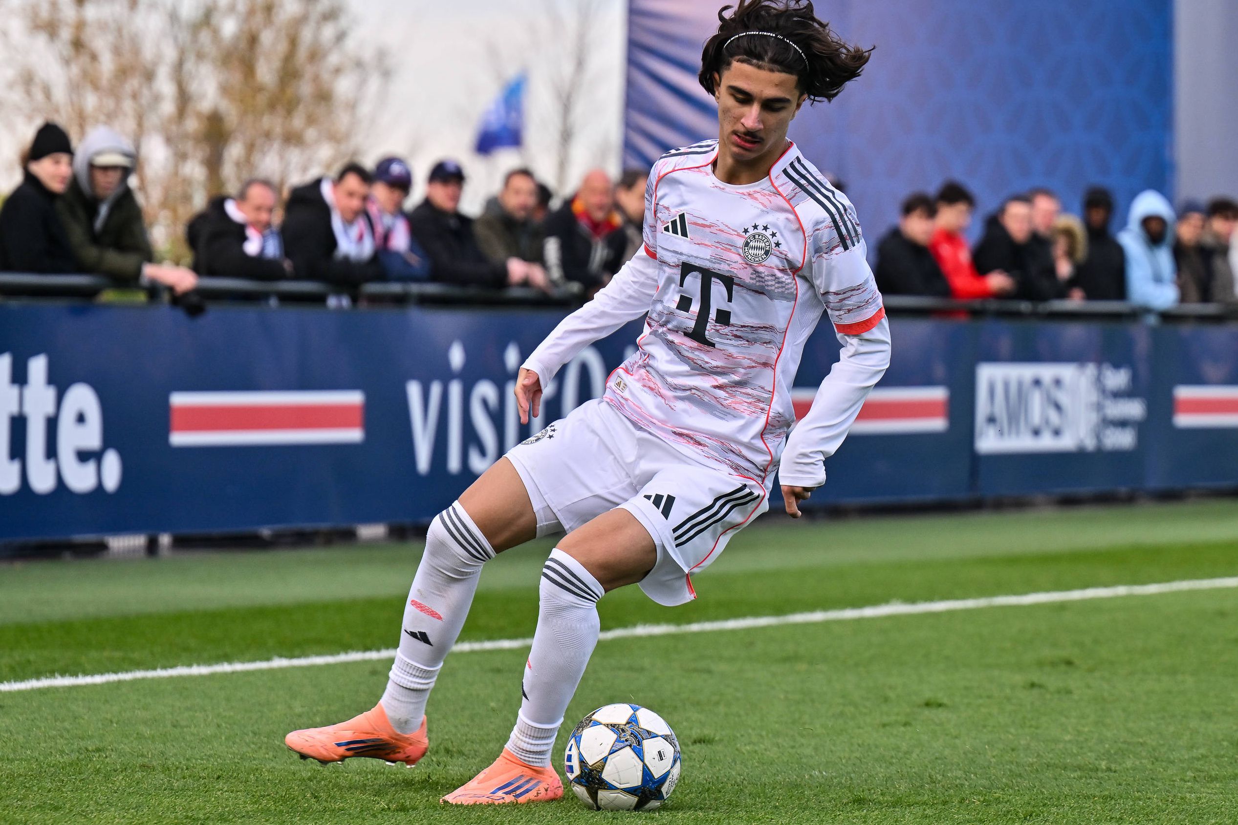 Adin Licina em ação na UEFA Youth League