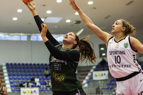 Lauren Golding foge à oposição de Maria Kostourkova   Fotografia FPB