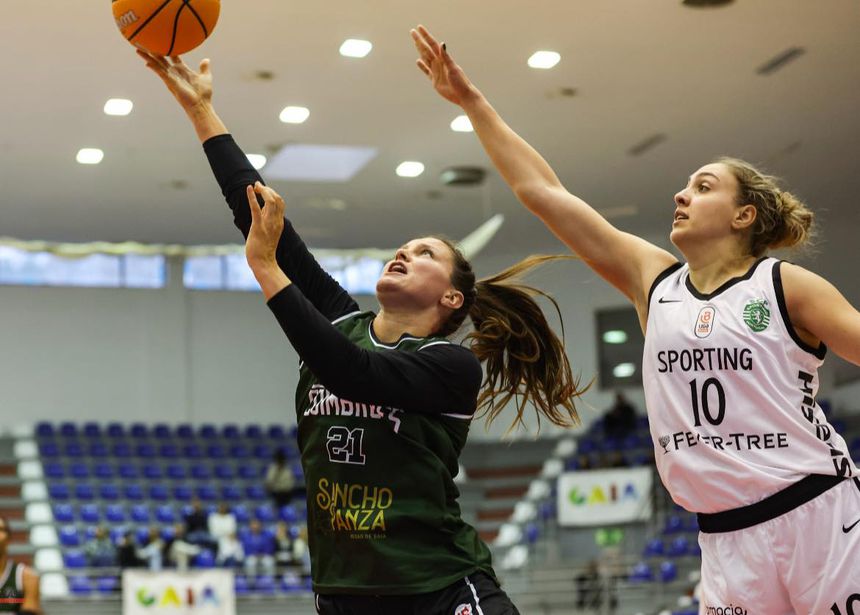 Lauren Golding foge à oposição de Maria Kostourkova   Fotografia FPB