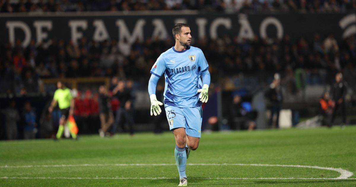 Carevic recebe prémio e dá voz à ambição do Famalicão