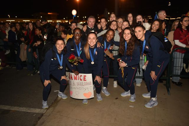 Vice-campeãs mundiais já estão em Portugal