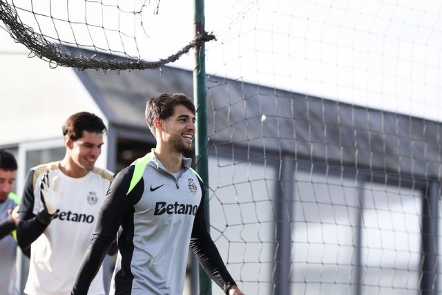 Daniel Bragança foi a grande novidade no treino matinal dos leões antes da partida para a Alemanha - Foto: IMAGO