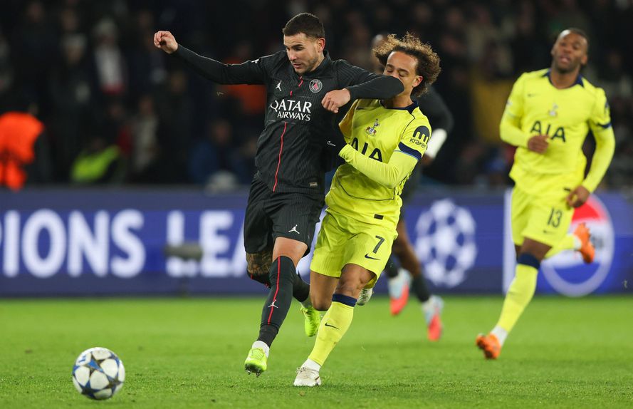 Lucas Hernández viu o vermelho já na compensação frente aos ingleses