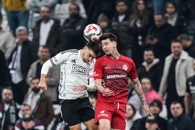 Jota Silva saiu ao intervalo - Foto: IMAGO