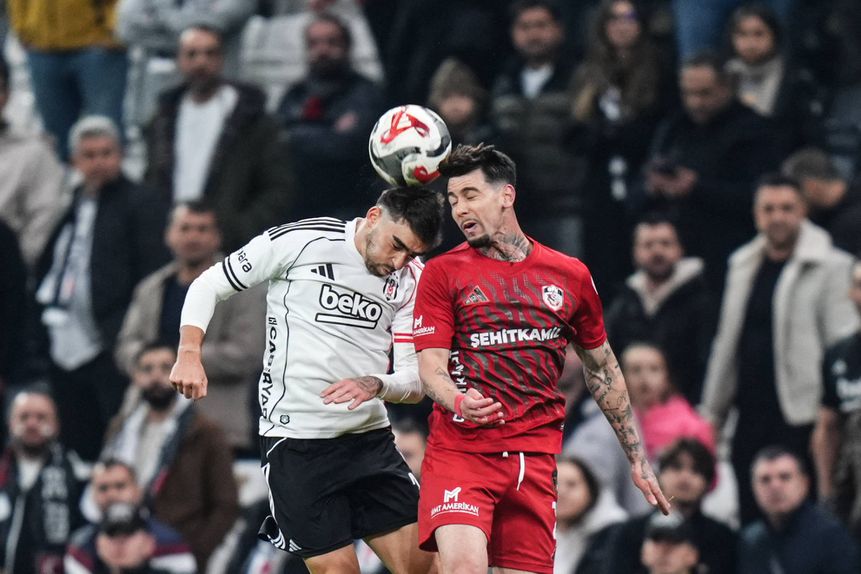 Jota Silva saiu ao intervalo - Foto: IMAGO