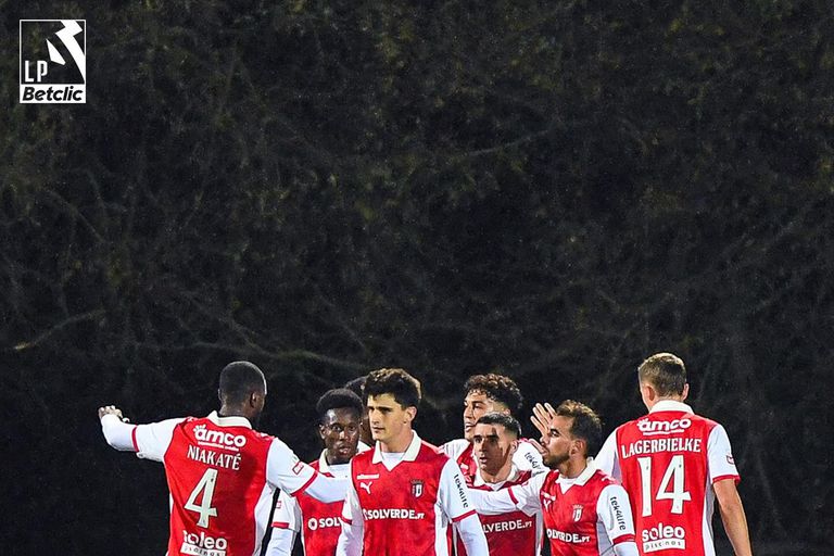 SC Braga venceu em Arouca (4-0) numa noite fria de uma segunda-feira — Foto: LIGA PORTUGAL