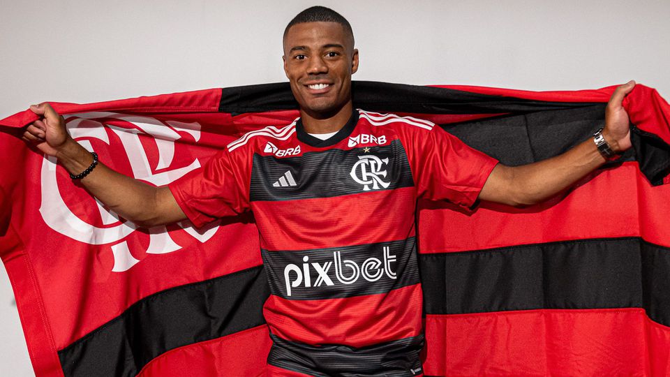 MERCADO: Flamengo oficializa De La Cruz