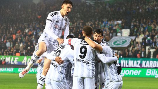 Com Fernando Santos na bancada, Besiktas vence fora de casa de forma categórica