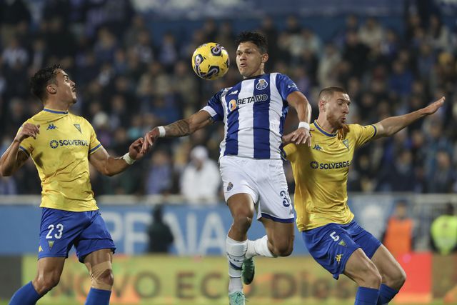 VÍDEO: Evanilson adianta o FC Porto diante do Estoril
