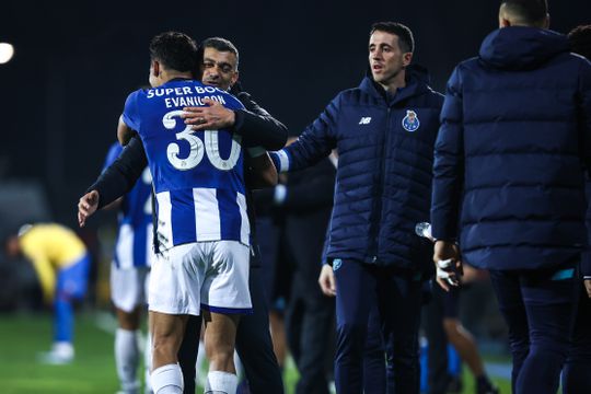 «Ganhar um jogo e até uma equipa»: a crónica do Estoril-FC Porto