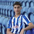 FC Porto: jovem lateral de 16 anos assina contrato profissional