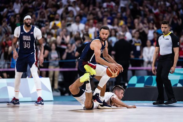 O árbitro Anaya na final dos Jogos Paris 2024. Foto FPB