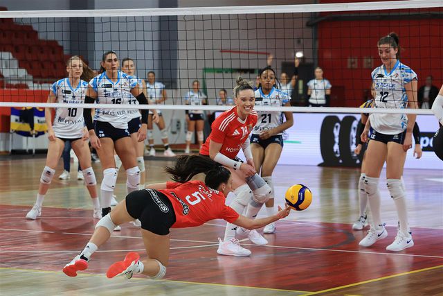 Equipa de voleibol feminino do Benfica nas competições europeias. Foto CEV