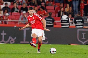 Mercado Benfica: porta de saída fechada para António Silva e Juventus acelera outro central