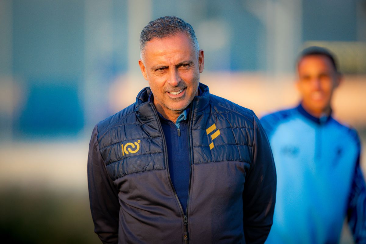 José Gomes estreia-se com derrota caseira na Arábia Saudita