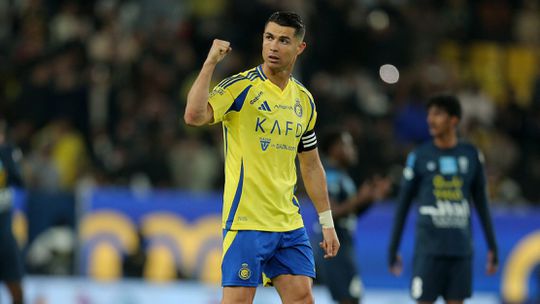 Ronaldo estreia-se a marcar em 2025 e Al Nassr entra a ganhar