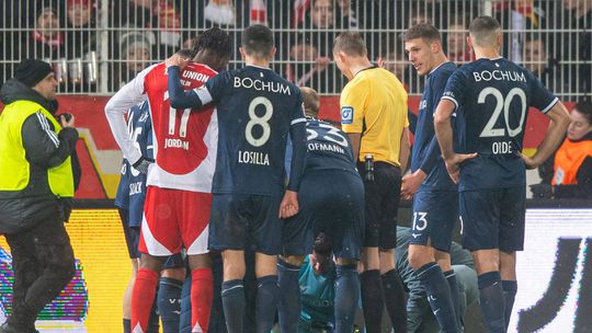 Bochum vence Union Berlim na secretaria após isqueiro acertar em jogador