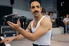 Sátira e muitas críticas aos donos do Man. United: Amorim 'vira' Freddie Mercury