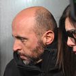 Jacques e Jessica Moretti, donos do bar La Constellation, na chegada ao tribunal - Foto: Alessandro della Valle/EPA