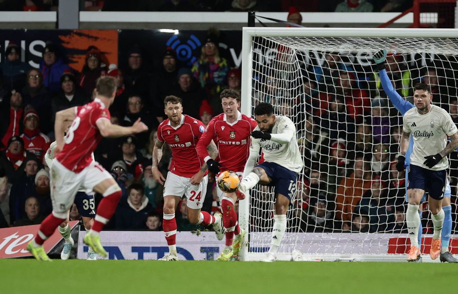 Wrexham surpreendeu Forest