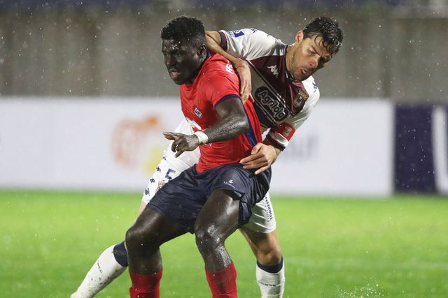 Golo de Paulinho dá vitória ao Torreense no 'dilúvio' de Oliveira de Azeméis