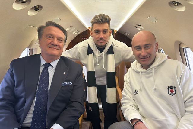 Mercado (oficial): mais um reforço para Fernando Santos