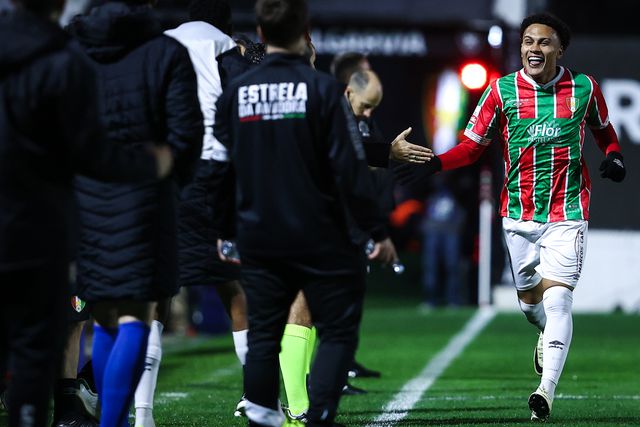 Destaques do E. Amadora: Farol de Pinho iluminou Jabá