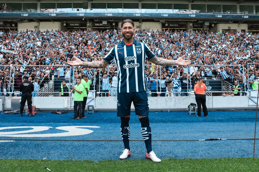 Sergio Ramos com os adeptos do Monterrey