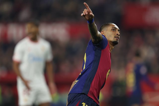 Raphinha faz o 3-1 do Barcelona no reduto do Sevilha (IMAGO)