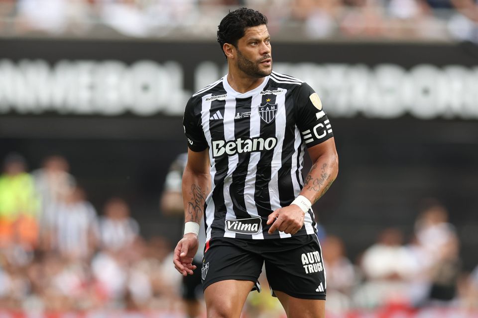 Gabigol é expulso e Hulk decide dérbi de Belo Horizonte com Jardim na bancada