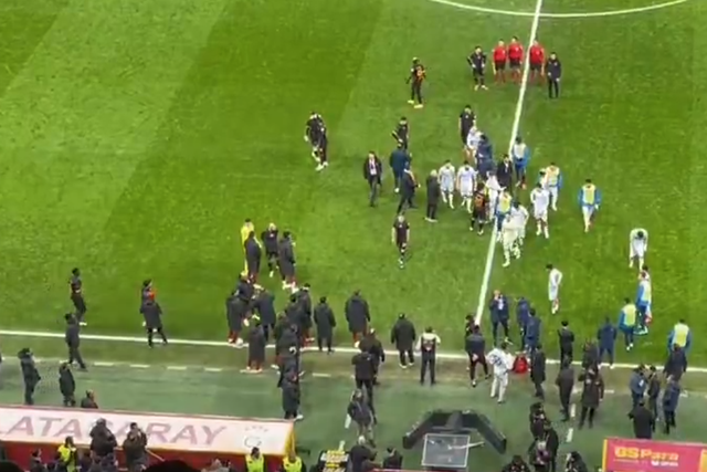 Insólito: jogadores do Demirspor abandonam jogo com o Galatasaray