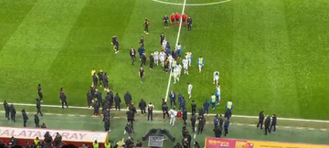Insólito: jogadores do Demirspor abandonam jogo com o Galatasaray