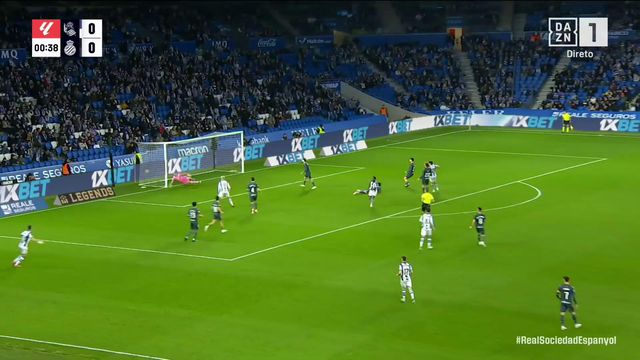 Escorregadela fatal de Cabrera abre o caminho para o golo de Sheraldo Becker (vídeo)