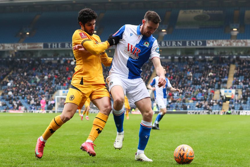 Gonçalo Guedes no jogo com o Blackburn