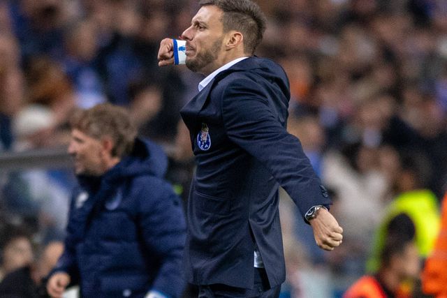 Anselmi estreou-se no Dragão com empate no clássico