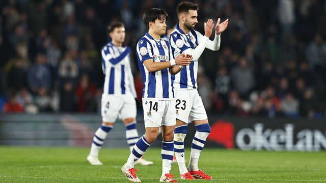 Jogadores da Real Sociedad festejam vitória