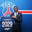 Nuno Mendes chegou em 2021 e está plenamente adaptado ao PSG e a Paris (foto PSG)
