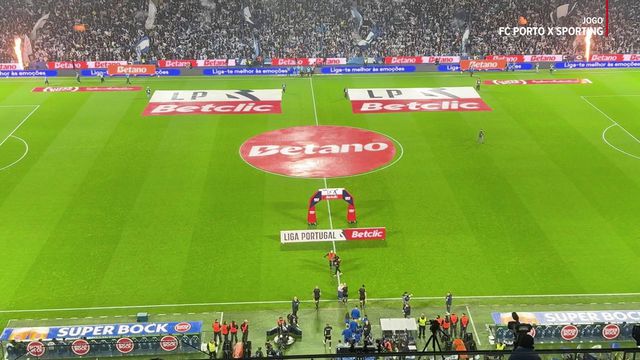 Veja a entrada das equipas no clássico