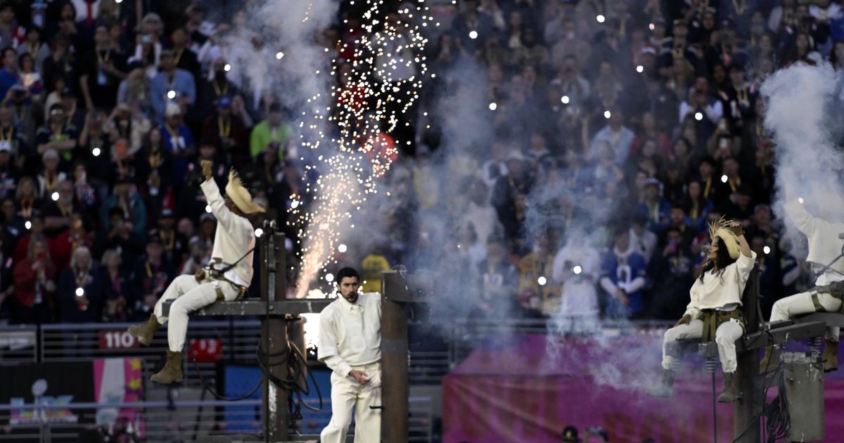 Super Bowl: Bad Bunny revoluciona, Lady Gaga encanta... e até houve casamento