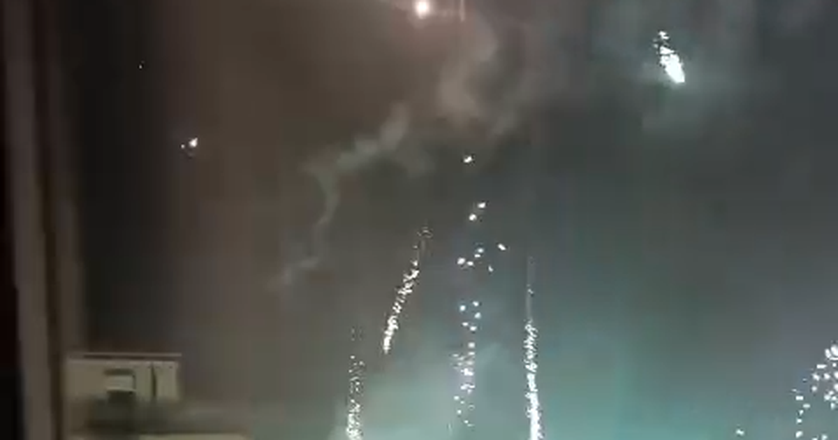 Fogo de artifício de madrugada junto ao hotel do Sporting