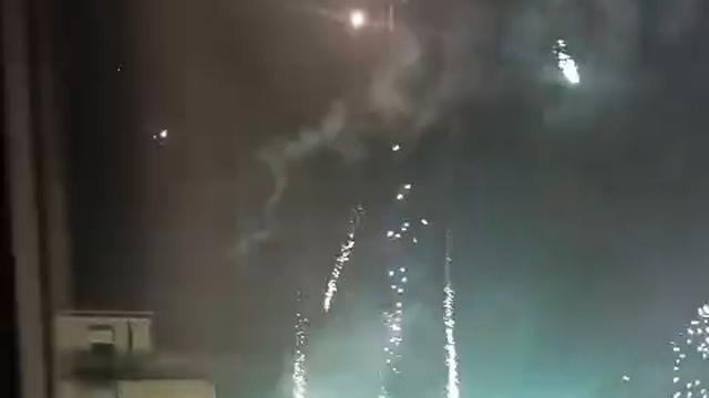 Fogo de artifício de madrugada junto ao hotel do Sporting