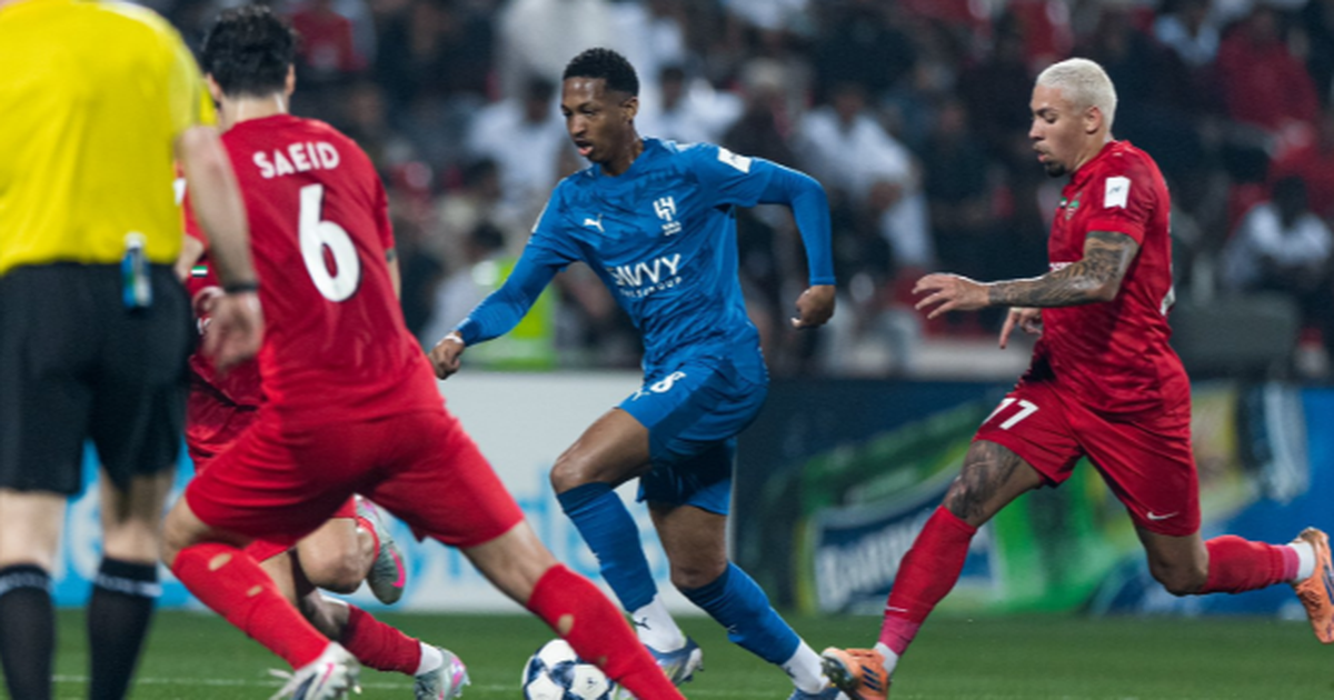 Paulo Sousa trava Al Hilal de Rúben Neves e fica perto do apuramento