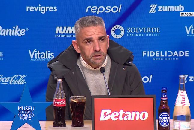 «Luis Suárez jogou a 2.ª parte toda com problemas físicos»