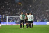 Os jogadores do Sporting reclamaram de falta sobre Hjulmand no lance do golo do FC Porto (Foto: Catarina Morais / Kapta+)