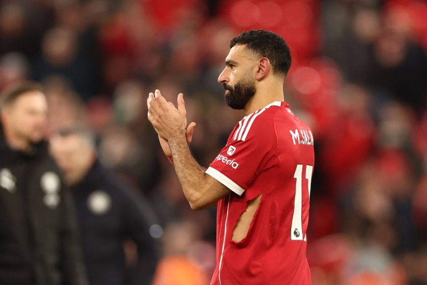 Mohamed Salah foi titular na derrota do Liverpool em Anfield perante o Manchester City