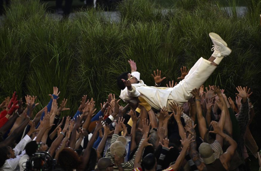 Bad Bunny no intervalo do Super Bowl: cultura latino-americana destacada com referências a todos os países americanos, do Chile ao Canadá